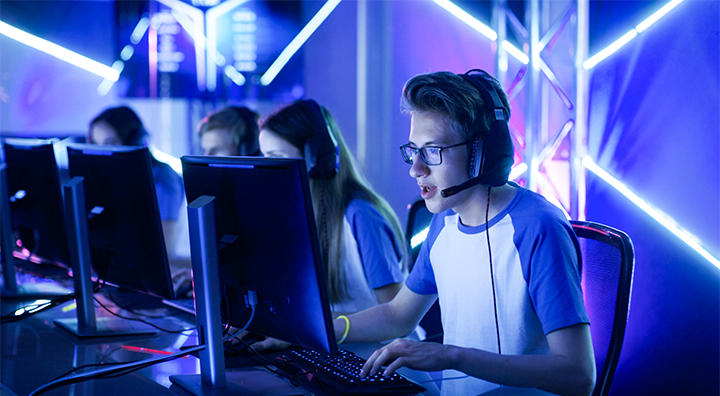 人力资源公司万象城AWC国际专注文娱及消费品领域的顾问指出如今二次元经济已不是小众经济